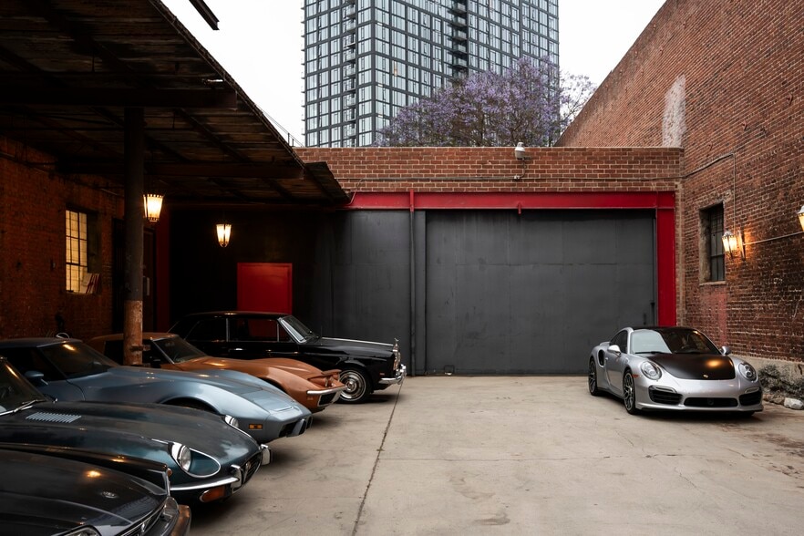 More Photos Of 1317-1323 Willow St, Los Angeles Showroom For Sale