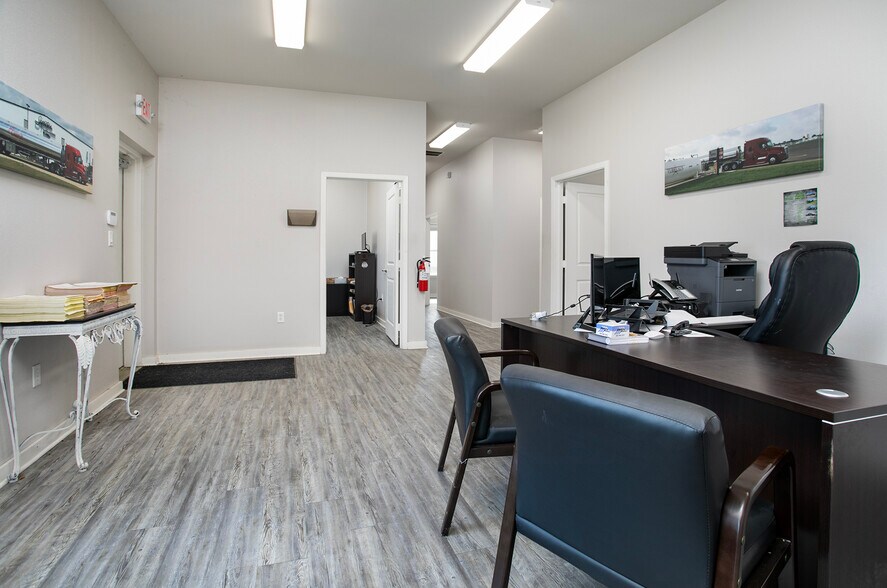 More Photos Of 9854 US Highway 271, Tyler Warehouse For Sale