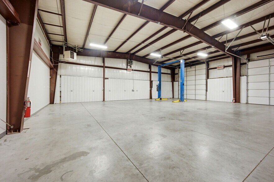 More Photos Of 7315 McClain Pt, Colorado Springs Warehouse For Lease