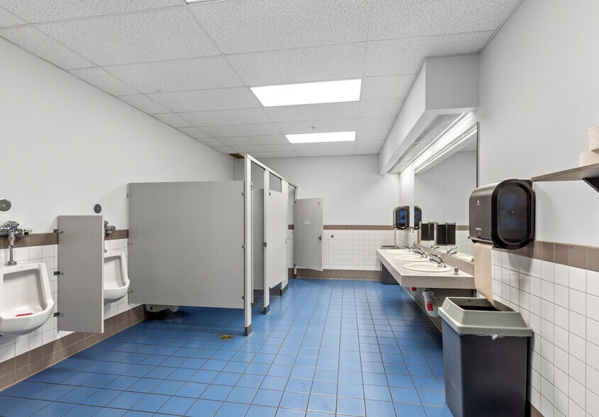 More Photos Of 600 W Wilbur Ave, Coeur d'Alene Manufacturing For Lease