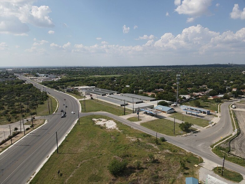 More Photos Of 7407 Glen Mont Dr, San Antonio Freestanding For Lease