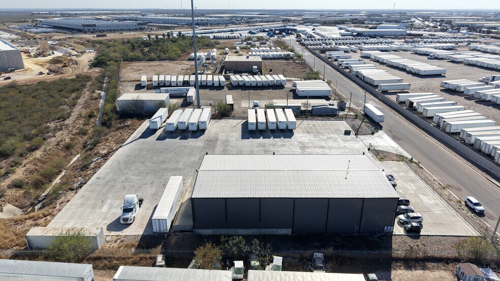 More Photos Of 13703 Cabezut Dr, Laredo Warehouse For Lease