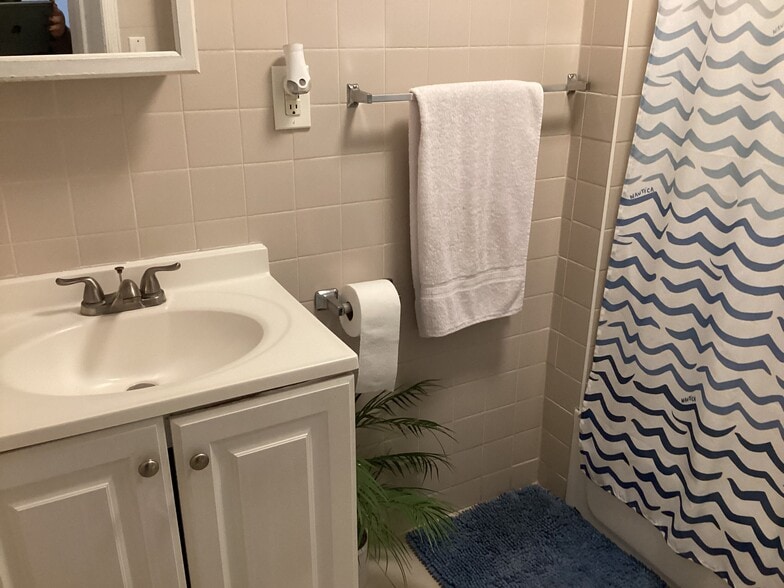 More Photos Of 2513 West St, Union City Apartments For Sale