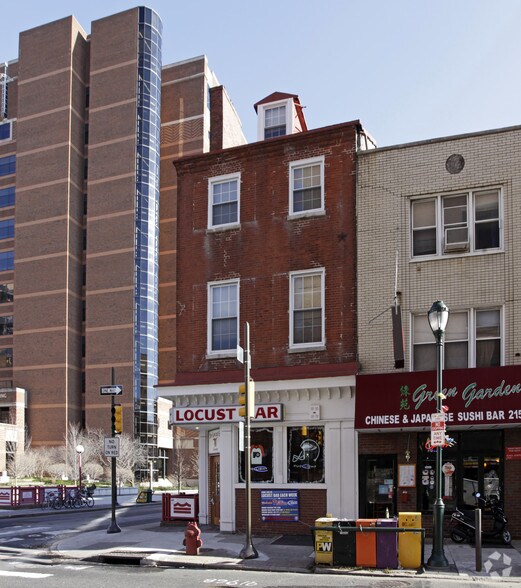 More Photos Of 235 S 10th St, Philadelphia Storefront Retail Residential For Sale