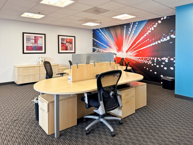 More Photos Of 8403 Colesville Rd, Silver Spring Coworking Space