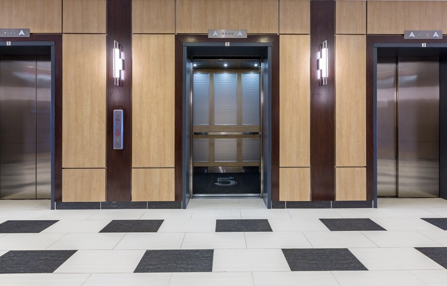 More Photos Of 5 Becker Farm Rd, Roseland Office For Lease