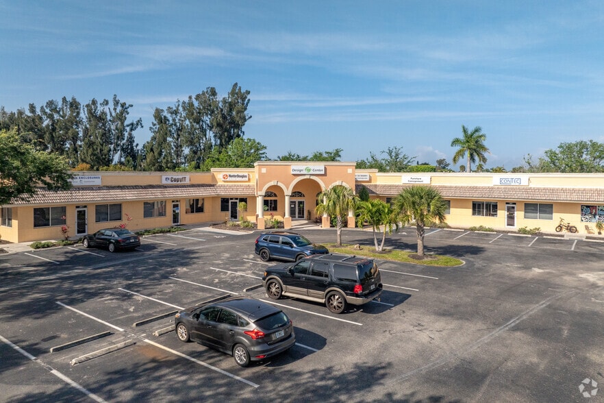 Primary Photo Of 11637 Kelly Rd, Fort Myers Light Distribution For Lease