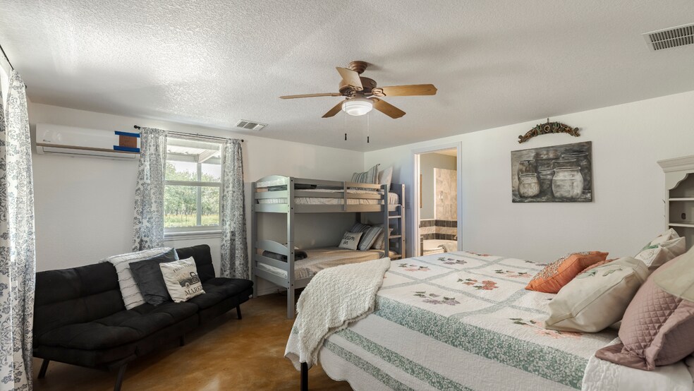 More Photos Of 6411 Junction Hwy, Mountain Home Specialty For Sale