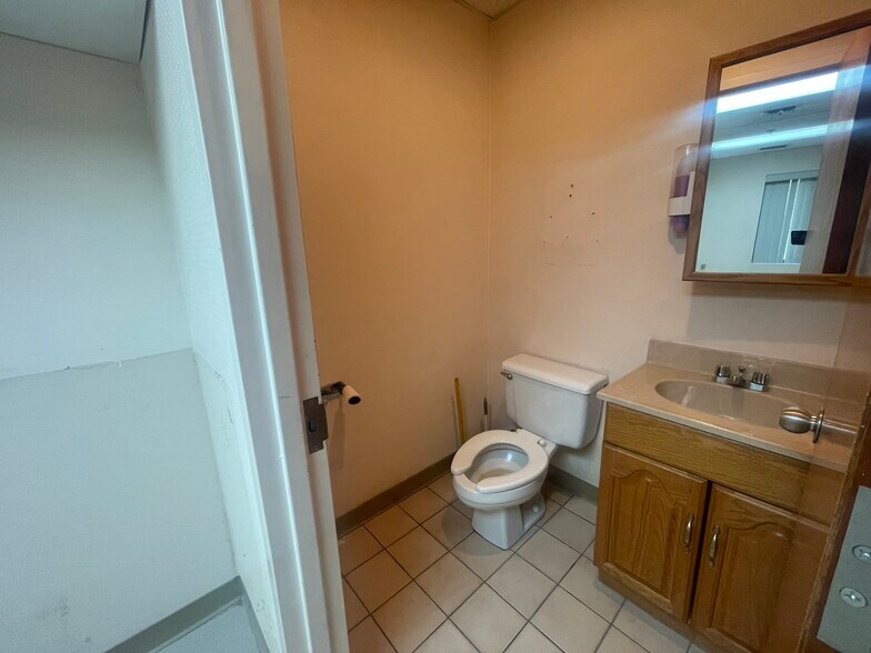 More Photos Of 1150 Portion Rd, Holtsville Medical For Lease