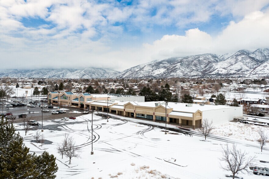 More Photos Of 860-890 N Fairfield Rd, Layton General Retail For Lease