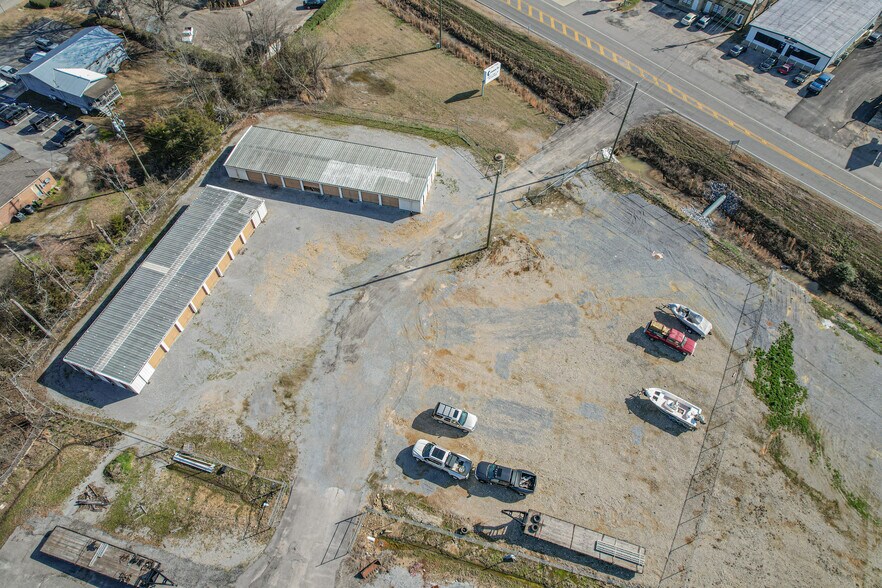 More Photos Of 319 W College St, Columbiana General Retail For Sale