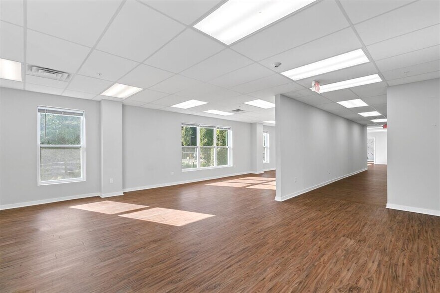 More Photos Of 34 Oakwood Ave, Norwalk Apartments For Lease