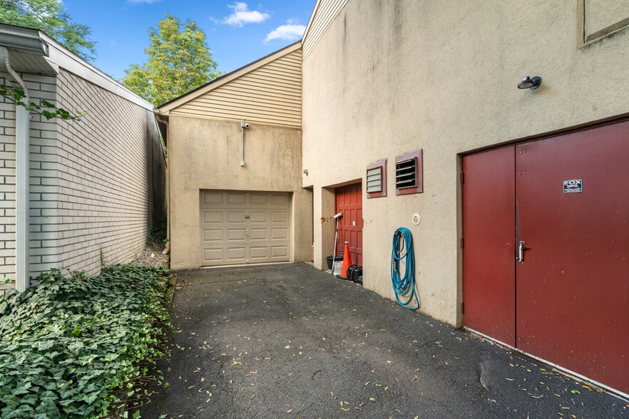 More Photos Of 700 Cattell St, Easton General Retail For Sale