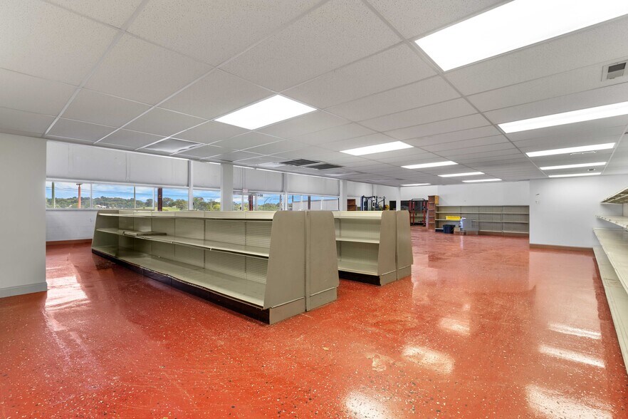 More Photos Of 660 New Hwy 68, Sweetwater Freestanding For Sale