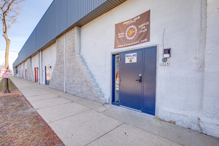 More Photos Of 2005 S 54th St, West Allis Warehouse For Lease