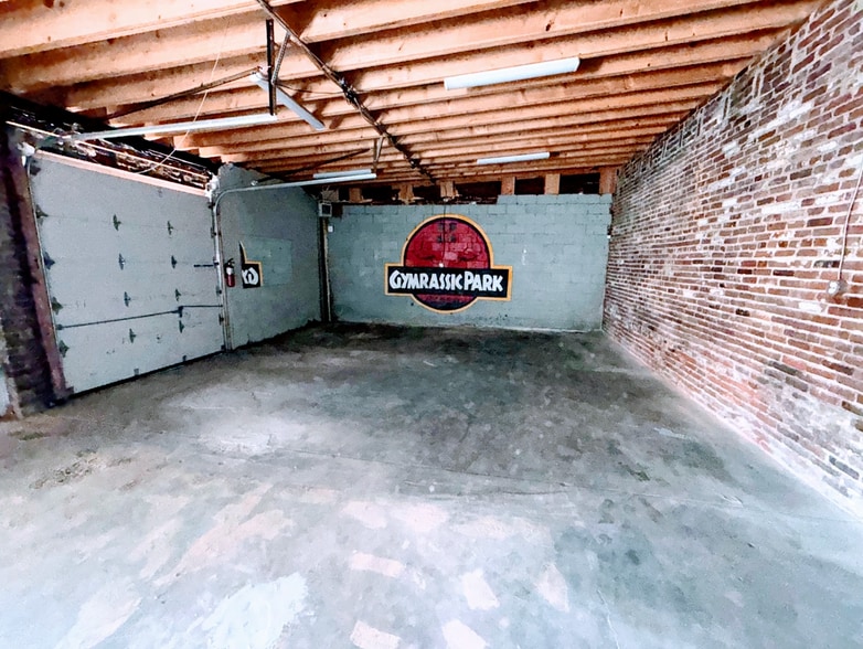 More Photos Of 300 W Coulter St, Philadelphia Flex For Lease
