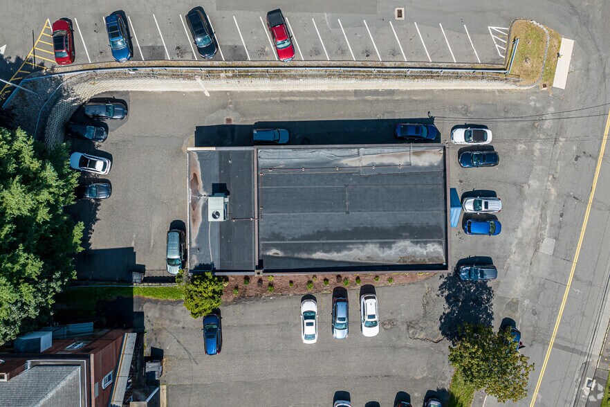 More Photos Of 70 Heminway Park Rd, Watertown Medical For Lease