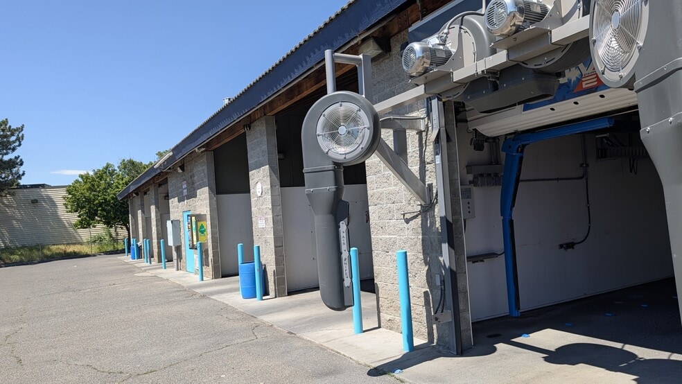 More Photos Of 311 Van Giesen Street, Richland Carwash For Sale