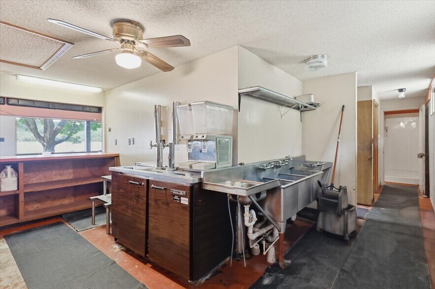 More Photos Of 1077 Duncan Dr, Edwards General Retail For Sale