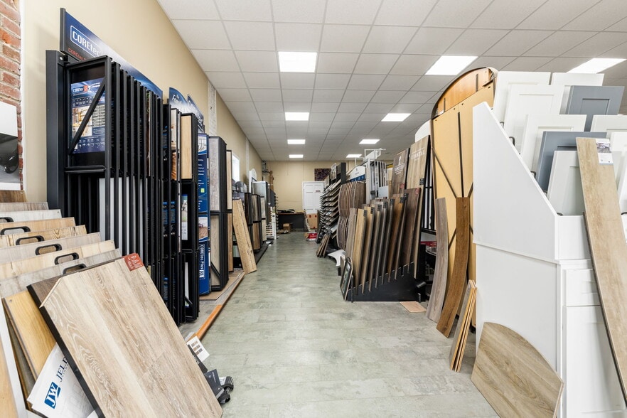 More Photos Of 728 N Main St, Emporia Auto Repair For Sale