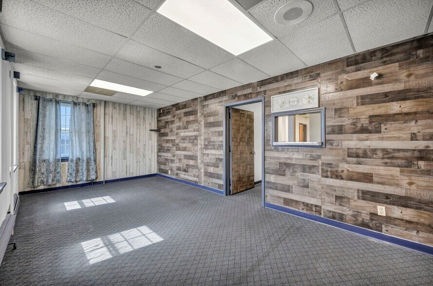 More Photos Of 632 Cleveland St, Elyria Office Residential For Sale