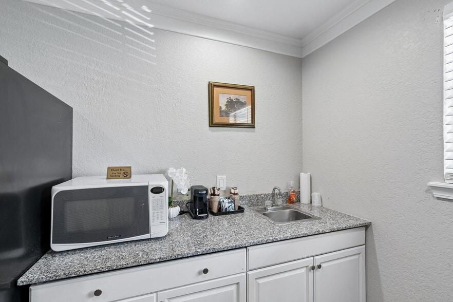More Photos Of 8848 Soldier Creek Rd, Kingston Hotel For Sale