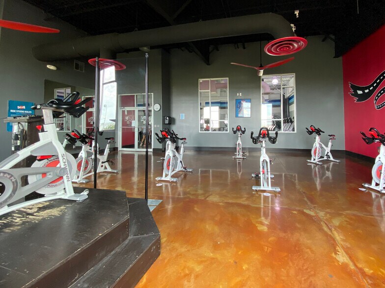 More Photos Of 6415 Polaris Dr, Laredo Health Club For Sale