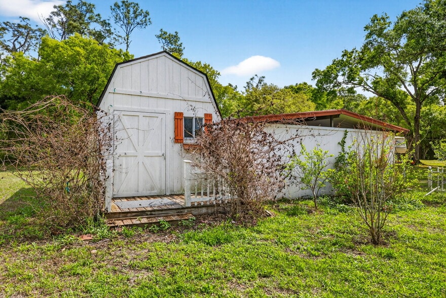 More Photos Of 3308 24th Ave SE, Ruskin Specialty For Sale