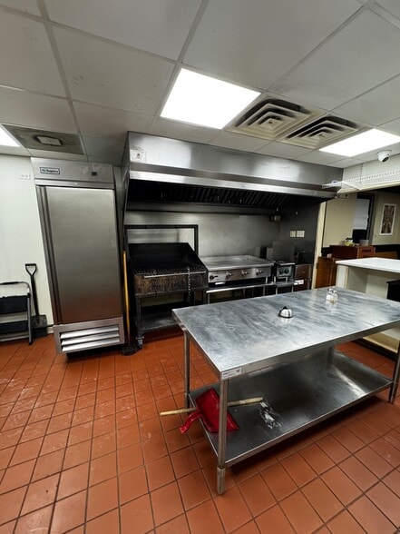 More Photos Of 6300 W 79th St, Burbank Fast Food For Lease