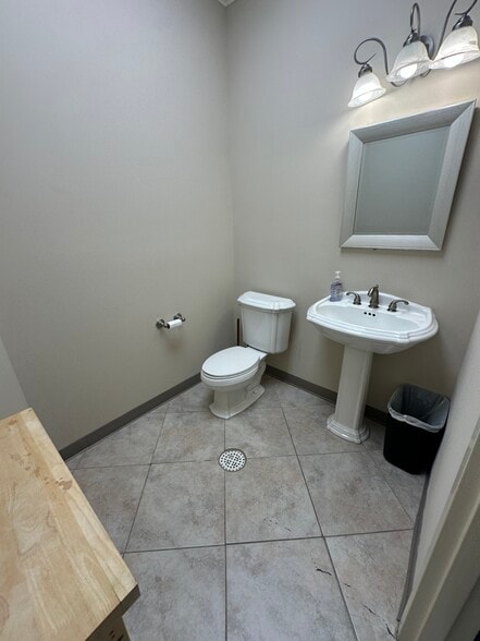 More Photos Of 12421 San Jose Blvd, Jacksonville Medical For Sale