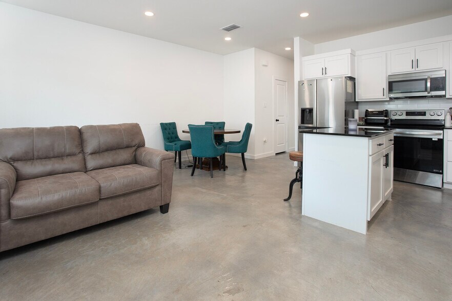 More Photos Of 18747 FM 2493, Flint Apartments For Sale