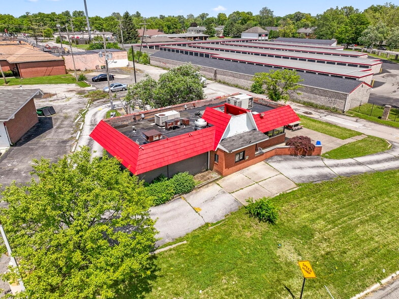 More Photos Of 1900 Tamarack Cir S, Columbus Fast Food For Lease