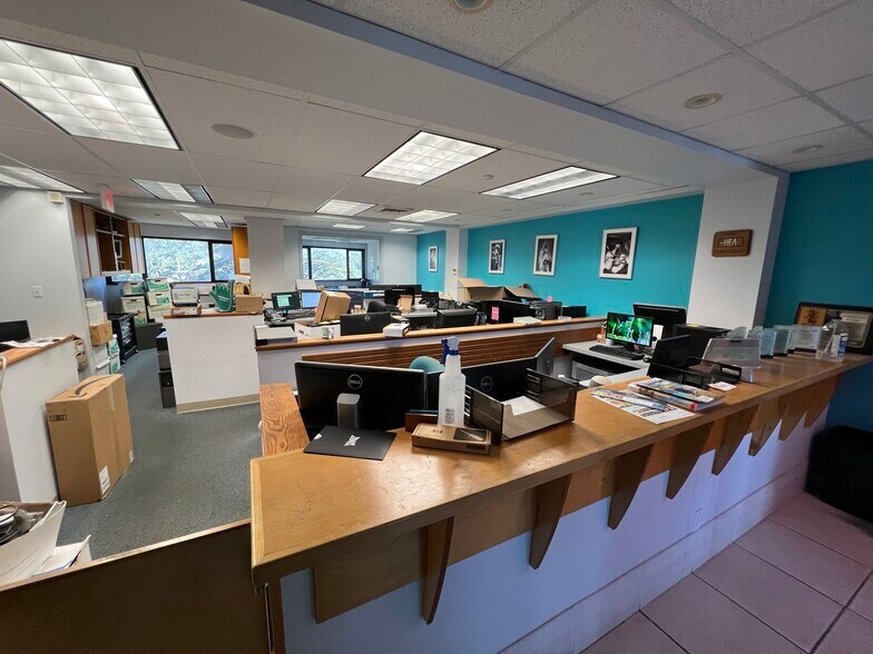 More Photos Of 3160 Waialae Ave, Honolulu Loft Creative Space For Sale