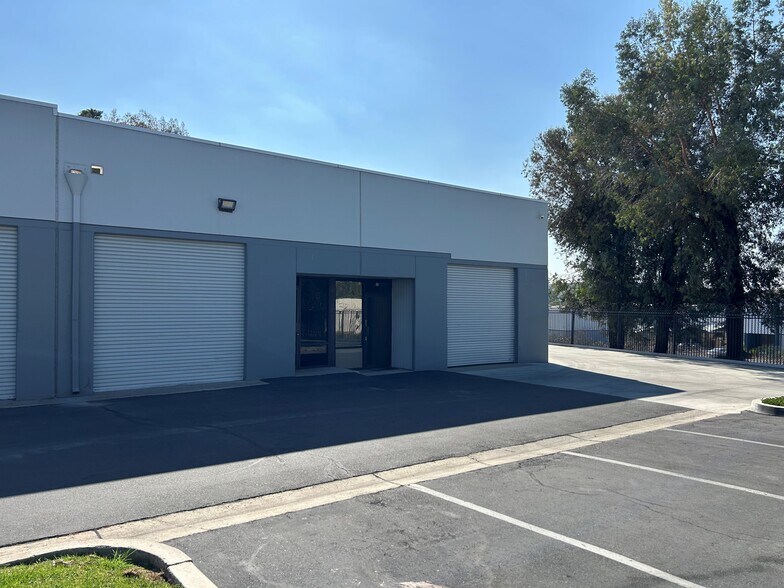 More Photos Of 3227 Producer Way, Pomona Warehouse For Lease