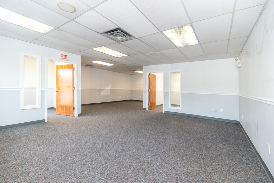 More Photos Of 908-918 Town Center, New Britain Office For Sale