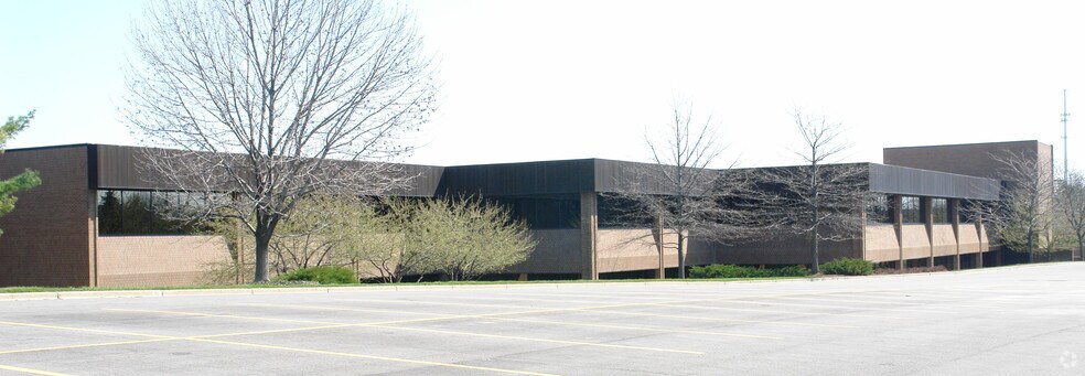 More Photos Of 3855 Sparks Dr SE, Grand Rapids Office For Lease