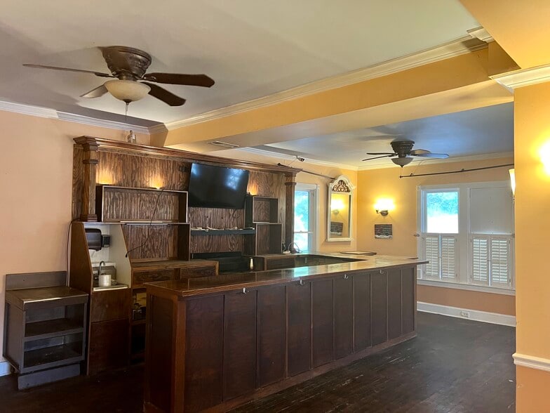 More Photos Of 4830 Schley Ave, Braddock Heights Lodge Meeting Hall For Lease