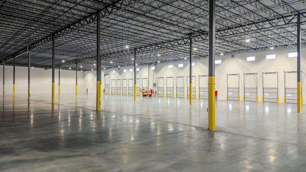 More Photos Of 681 Main St, Belleville Unknown For Lease