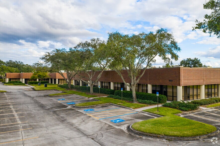 More Photos Of 9501 Princess Palm Ave, Tampa Unknown For Lease