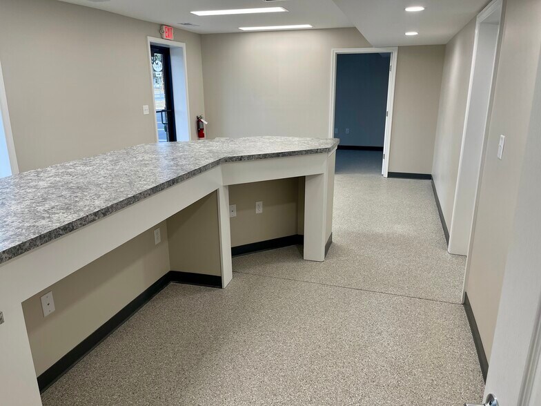 More Photos Of 3925 Lafayette Blvd, Fredericksburg Flex For Lease