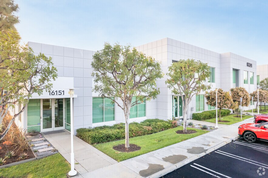 More Photos Of 9740-9760 Research Dr, Irvine Warehouse For Lease