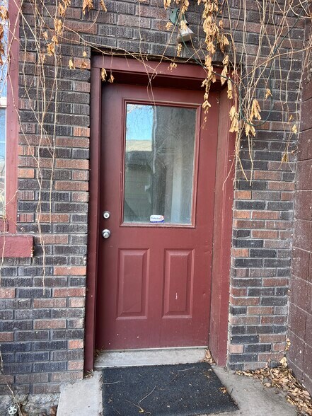 More Photos Of 10 S Main St, Payson Storefront For Sale