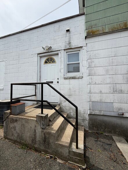 More Photos Of 85 Hillside Ave, Williston Park Flex For Sale