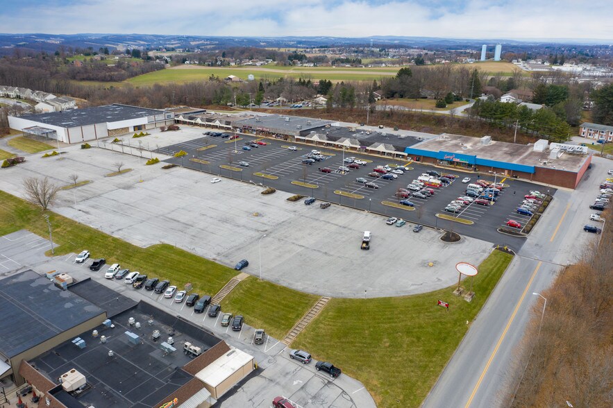 Primary Photo Of 10 Dairyland Sq, Red Lion Unknown For Lease