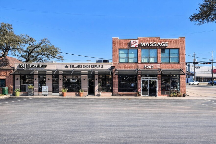 Primary Photo Of 5200-5210 Bellaire Blvd, Bellaire General Retail For Lease