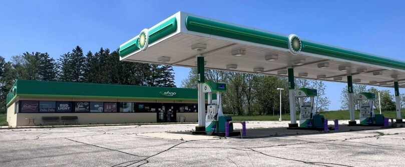 More Photos Of N549 Boulder Rd, Watertown Service Station For Sale