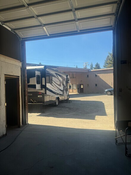 More Photos Of 2048-2050 Dunlap Dr, South Lake Tahoe Office For Lease