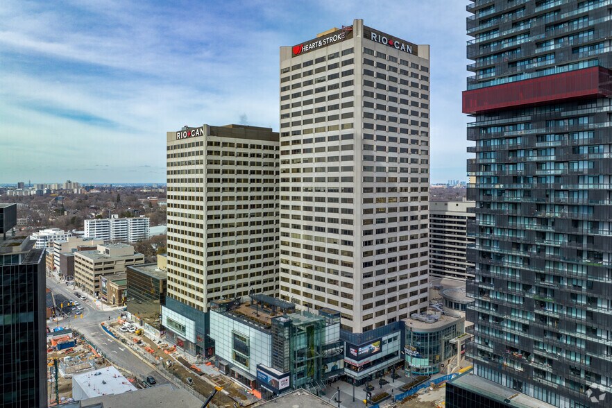 More Photos Of 2300 Yonge St, Toronto Office For Lease
