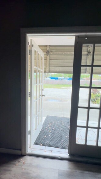 More Photos Of 1506 E Dr Martin Luther King Jr Blvd, Tampa Service For Sale