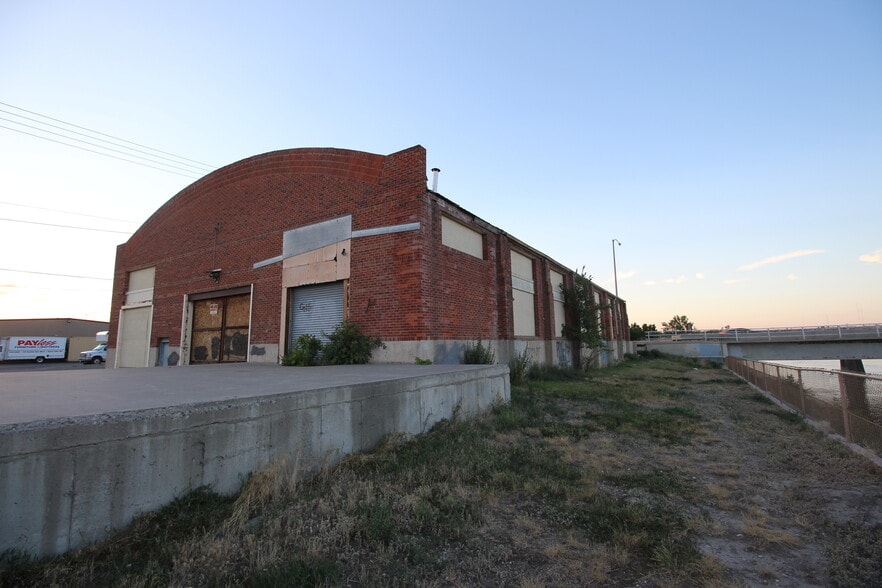 More Photos Of 1 Bay Dr, Great Falls Flex For Sale